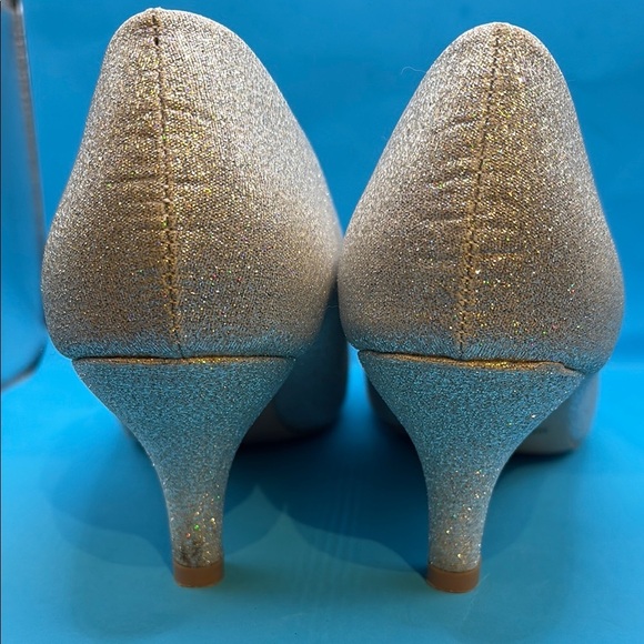 Left & Right Elegant Silver Glitter Heels, size 6.5 - Picture 7 of 9